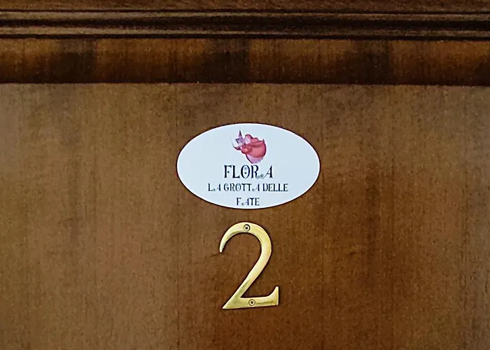 Grotta Delle Fate 3* Ossi